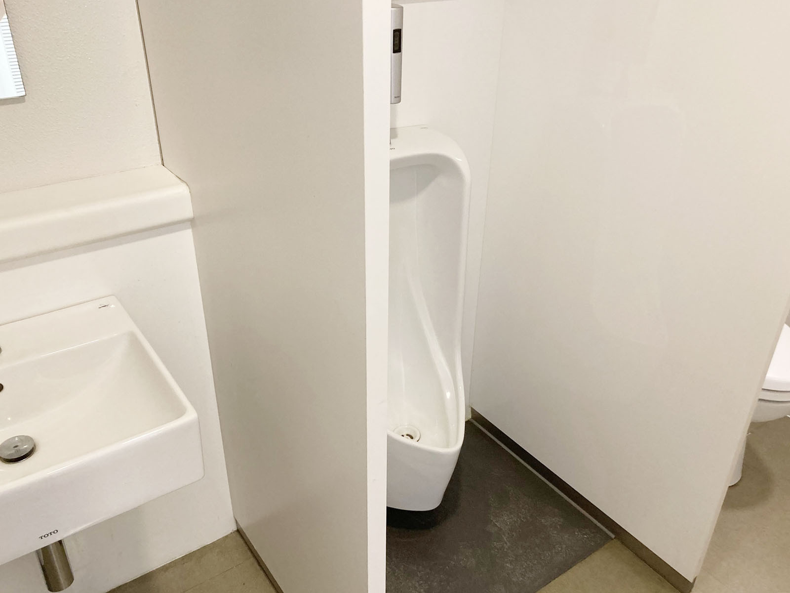 男性用トイレ