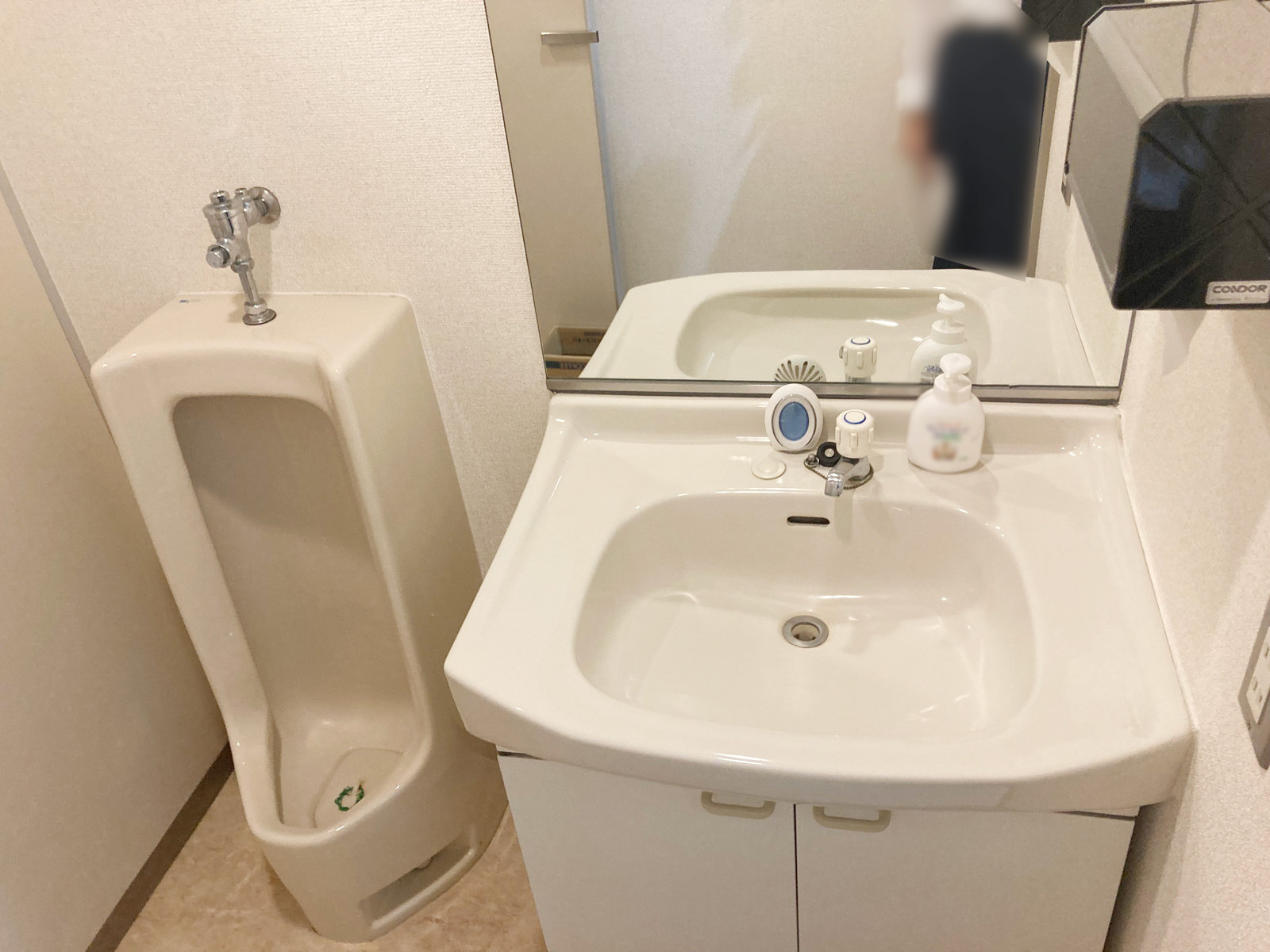 男性用トイレ