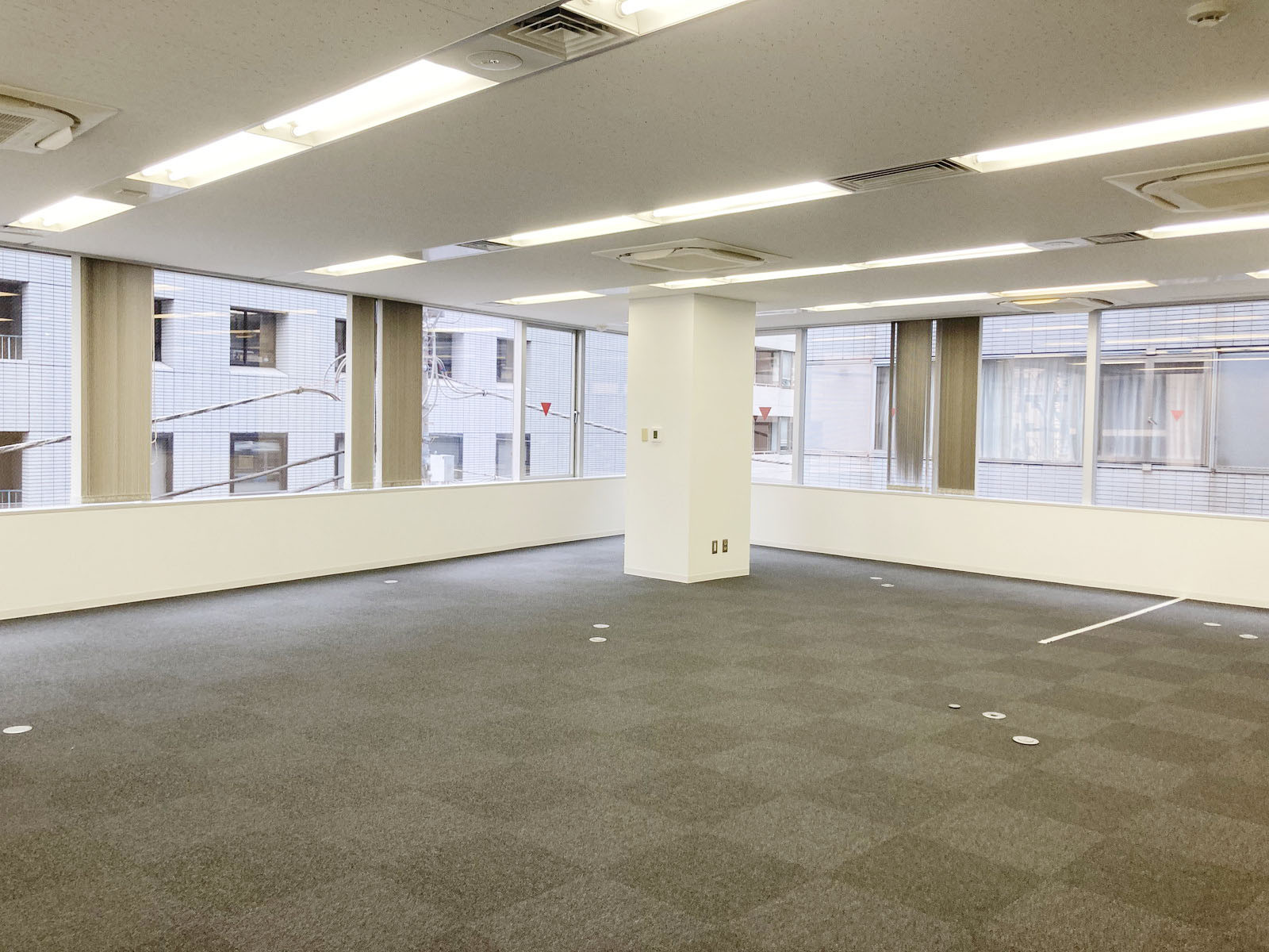 オフィス室内参考画像