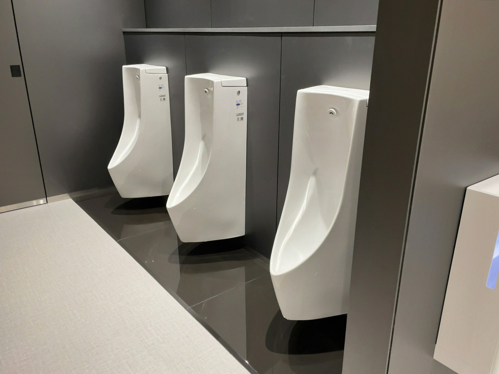 男性用トイレ