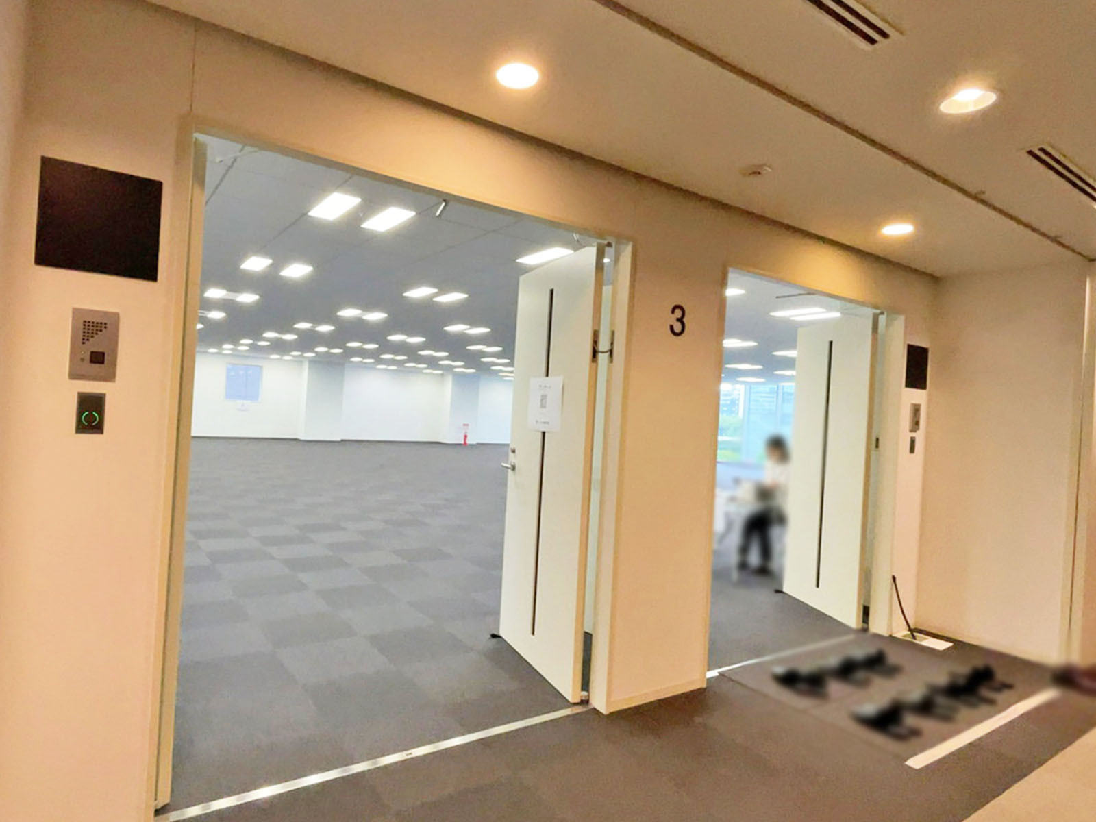 貸室出入口
