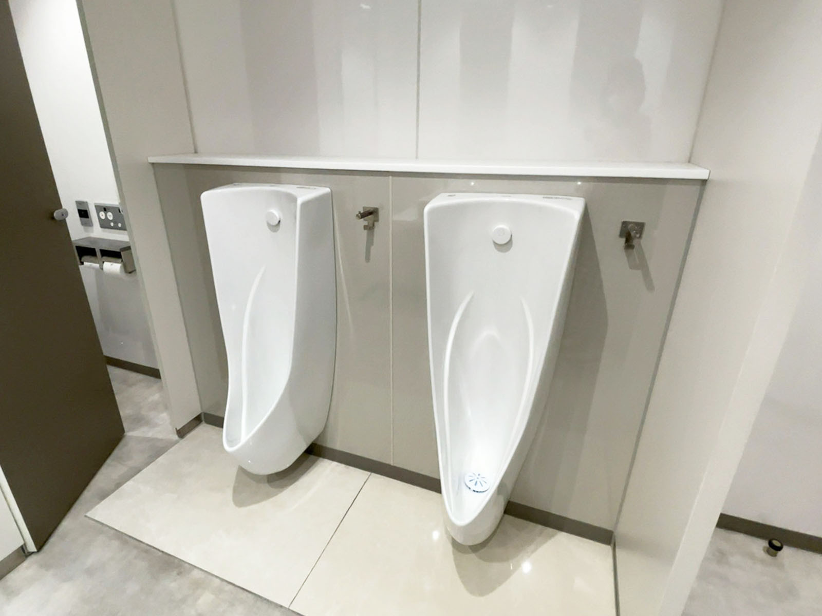 男性用トイレ