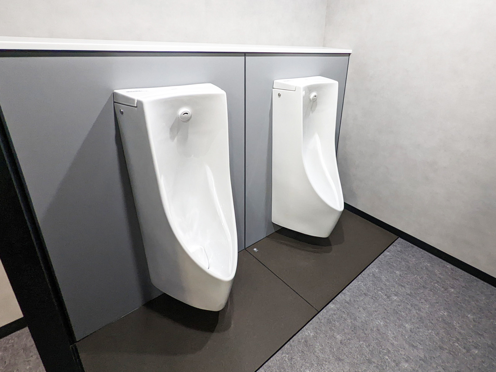 男性用トイレ