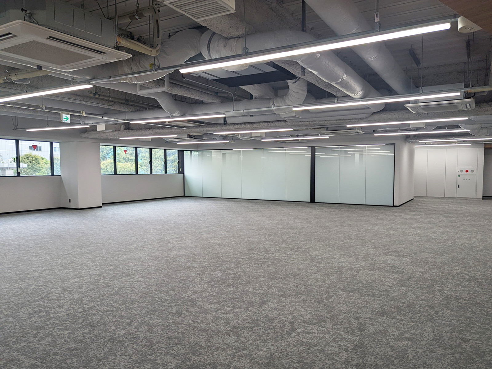 会議室付き区画
(3階・約123坪)