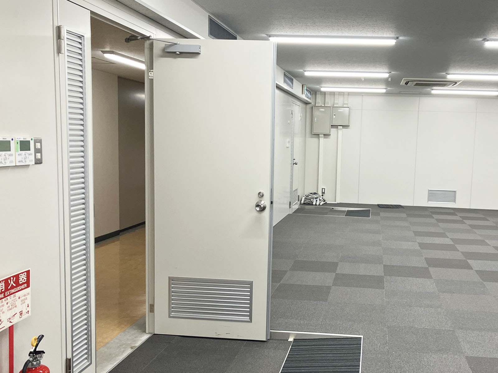 貸室出入口