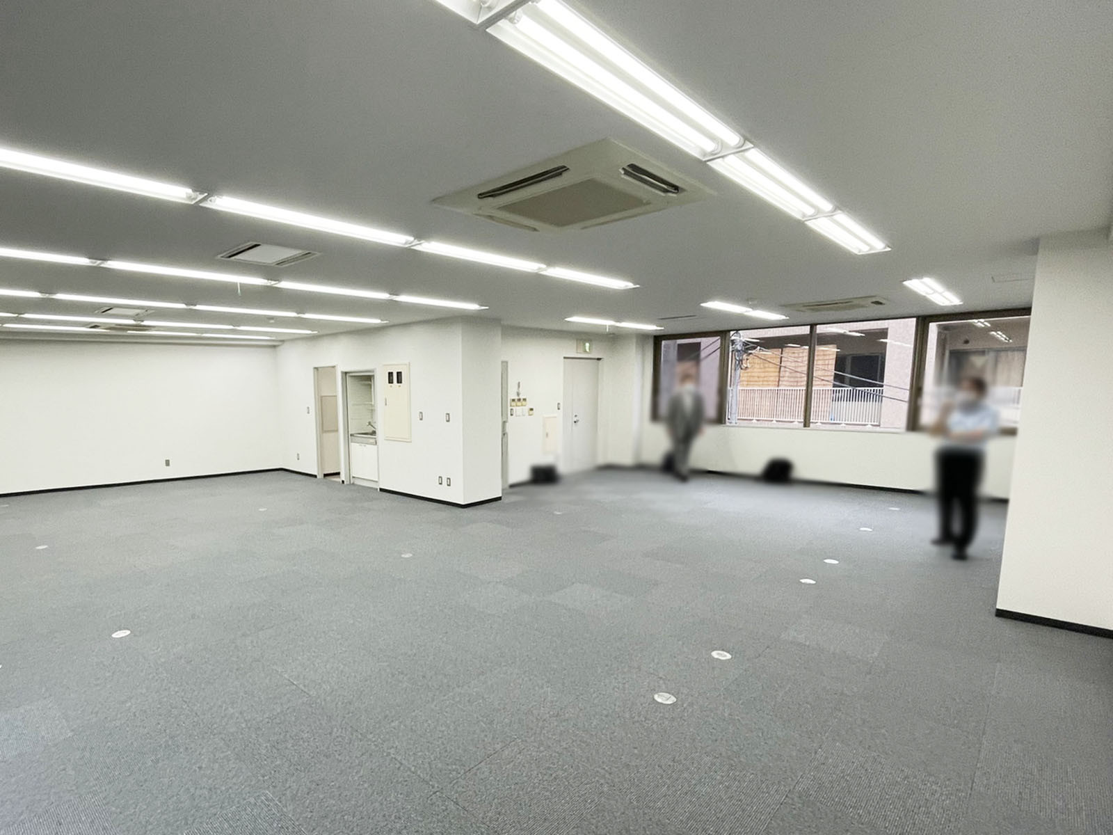 シンプルな室内