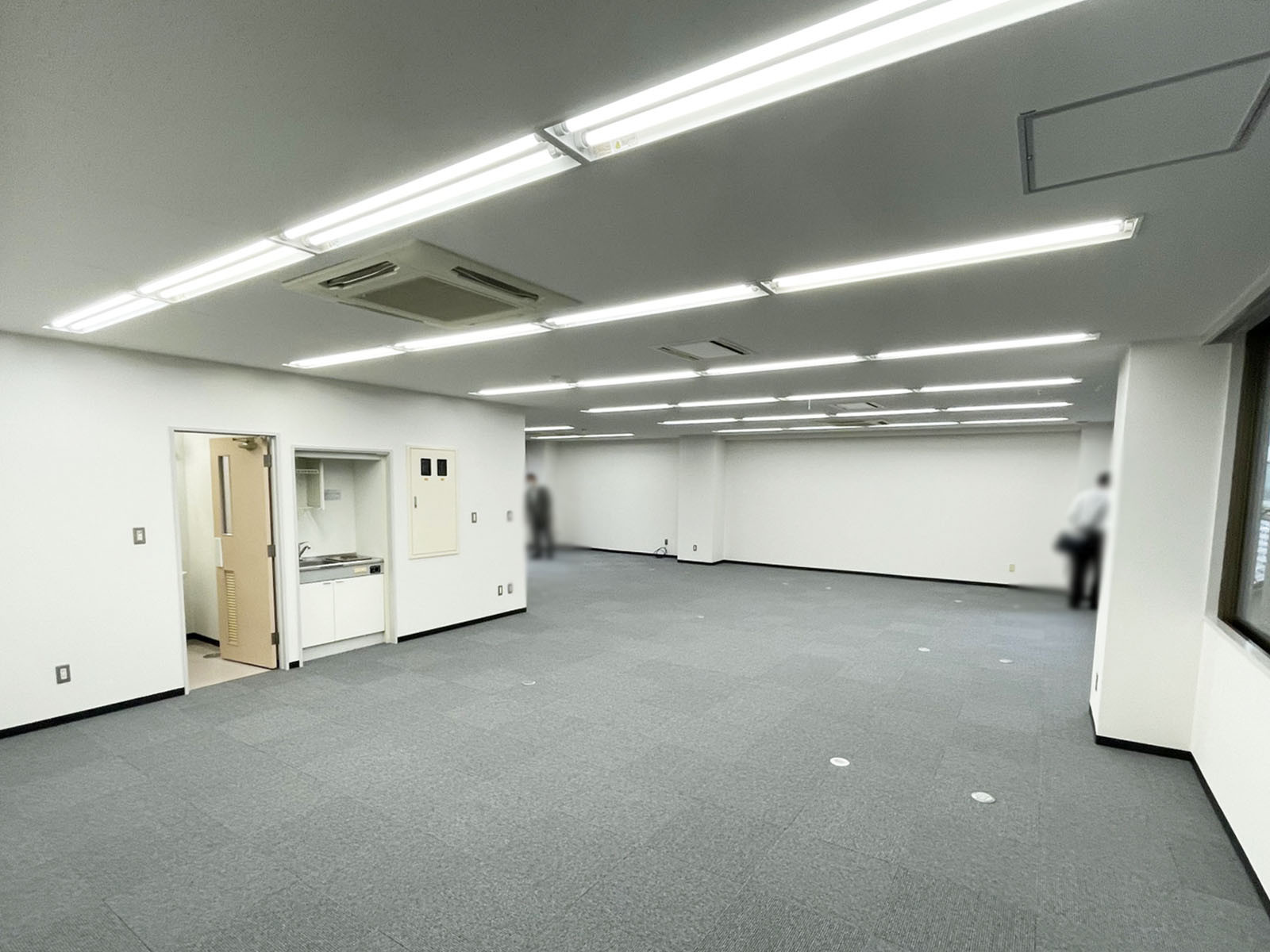 別角度の様子