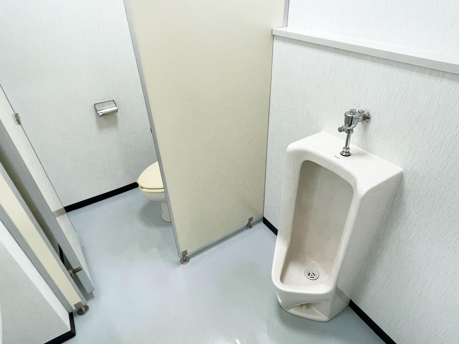 男性用トイレ