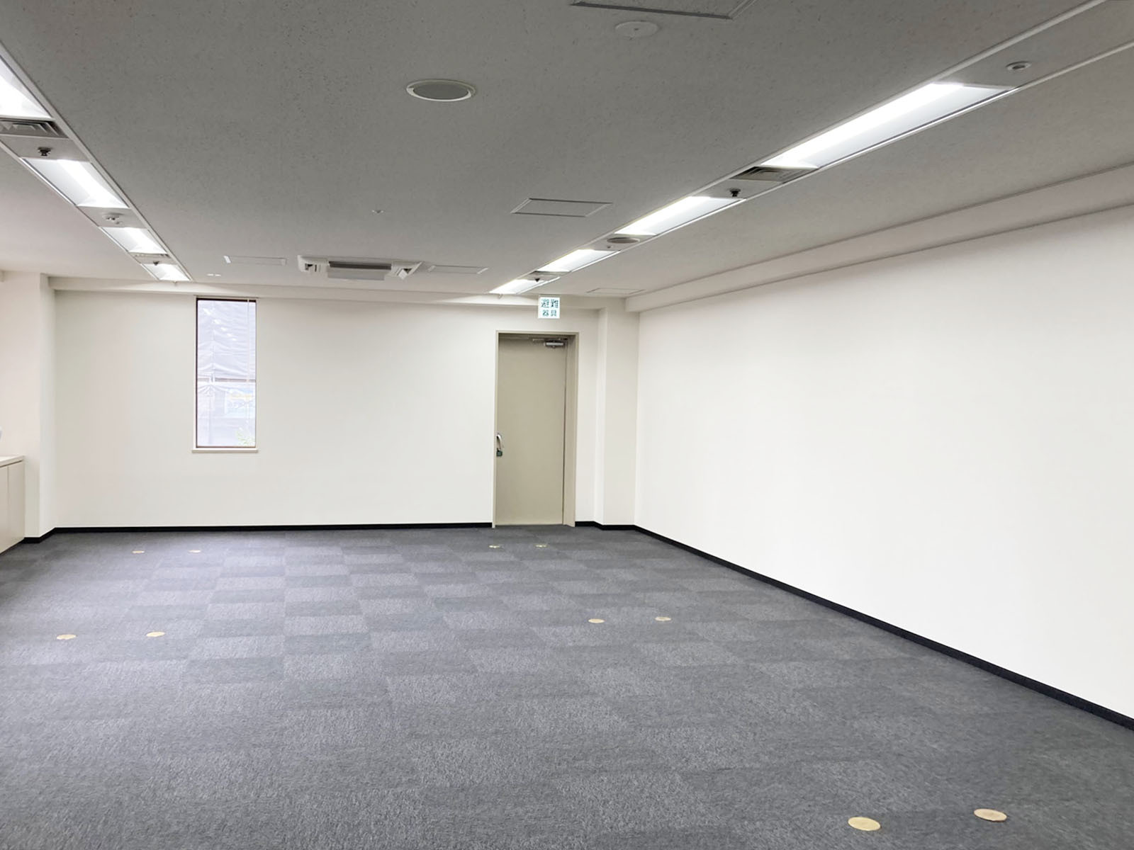 オフィス室内参考画像