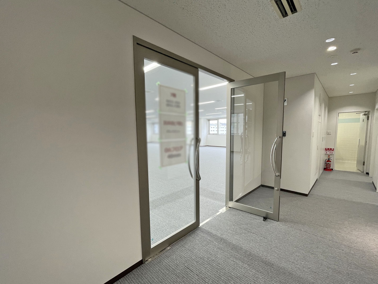 貸室出入り口