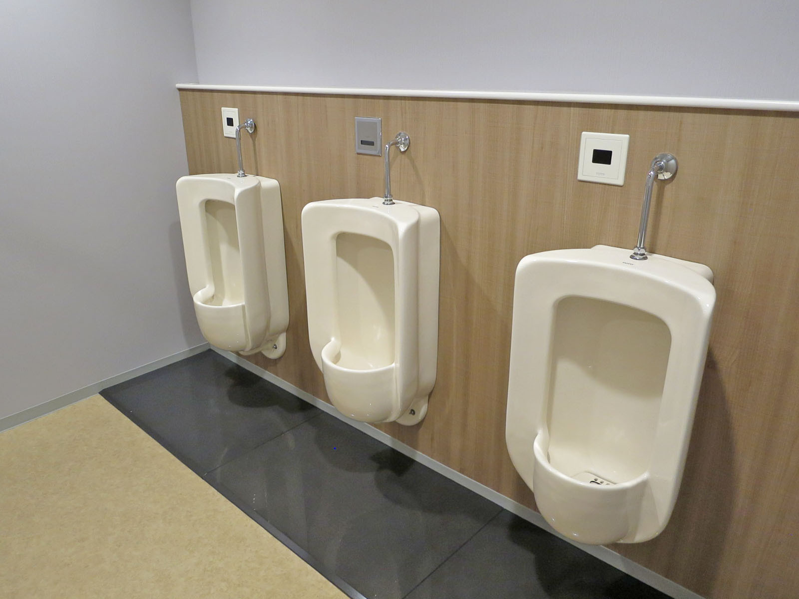 男性用トイレ