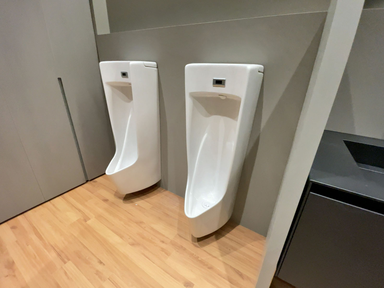 男性用トイレ