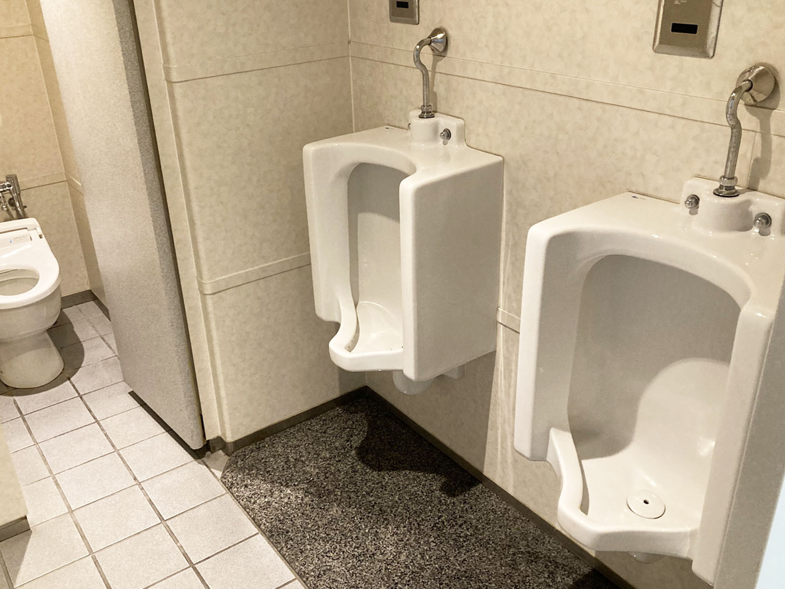 男性用トイレ