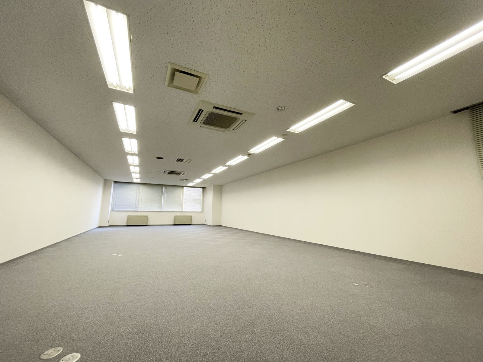 オフィス室内参考画像