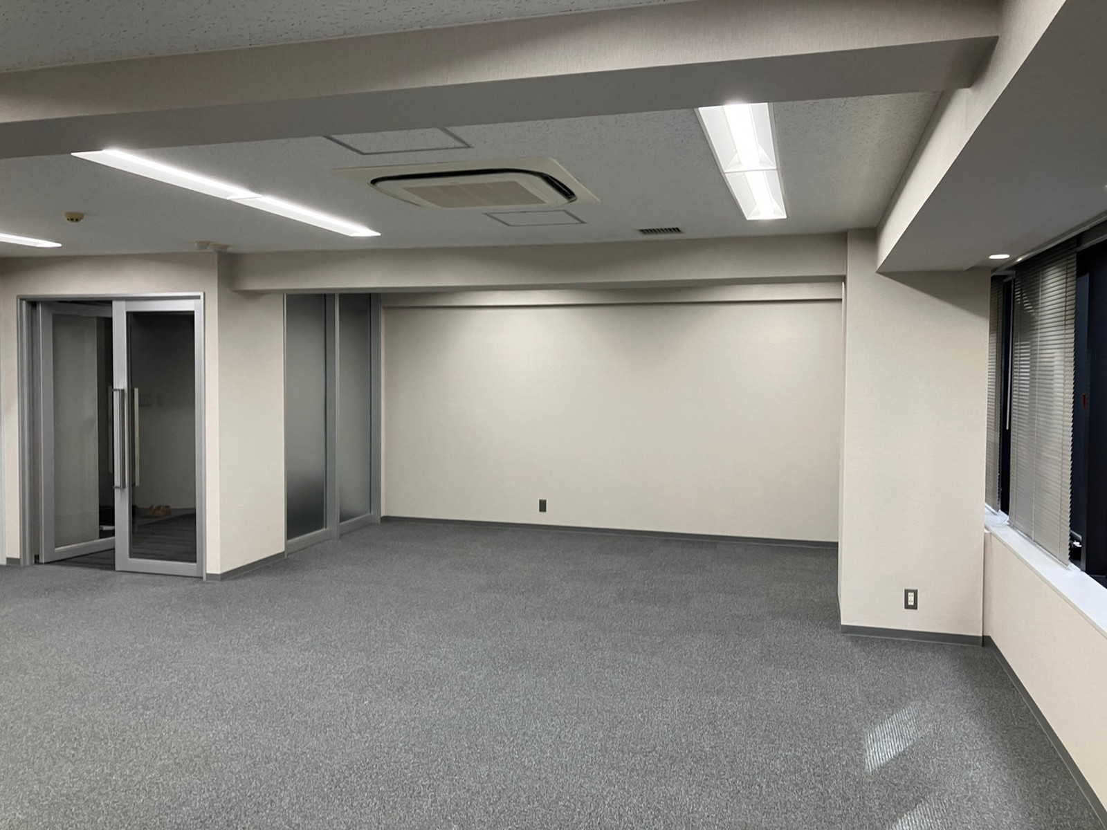 別角度の様子