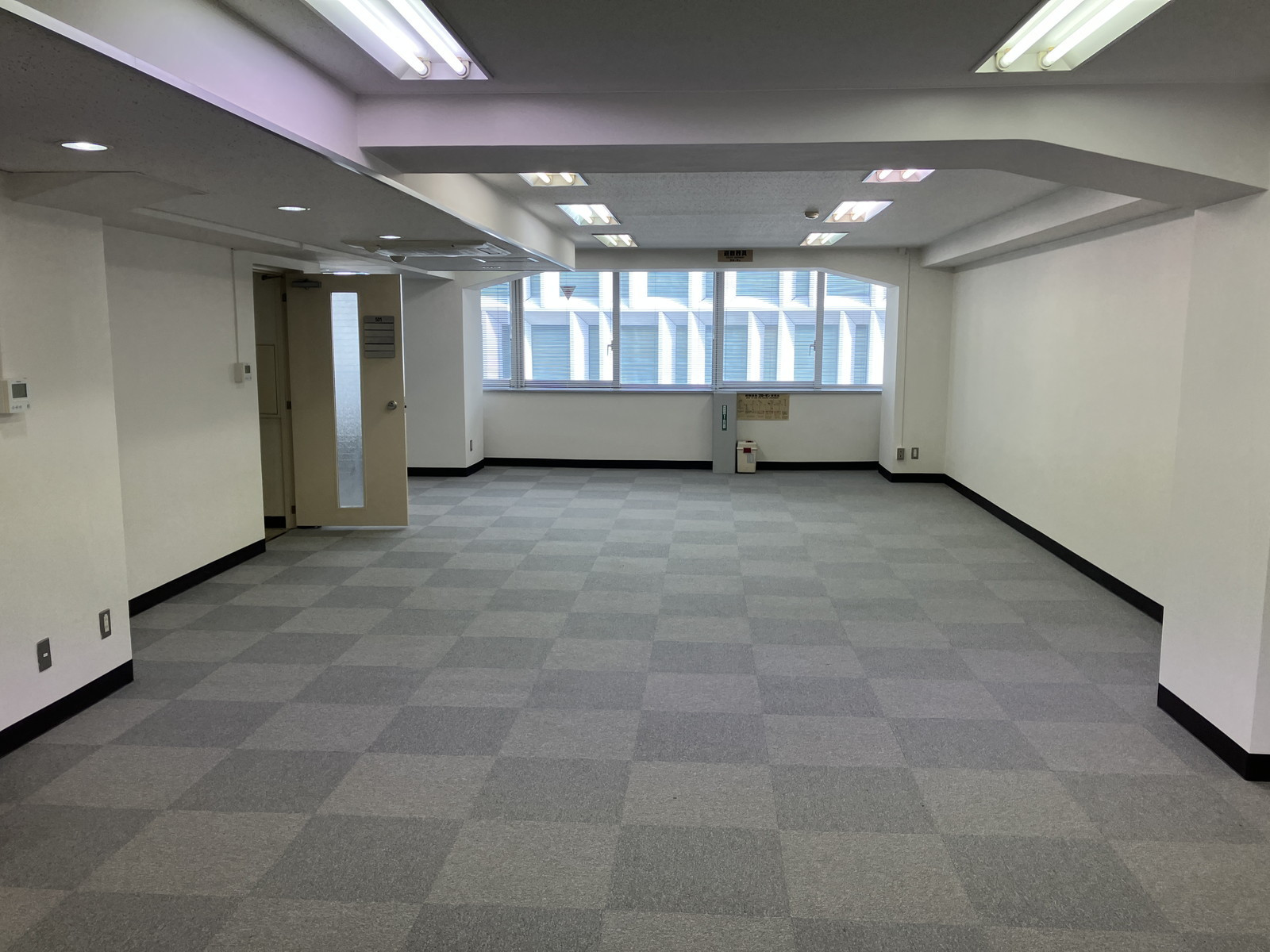 オフィス室内参考画像