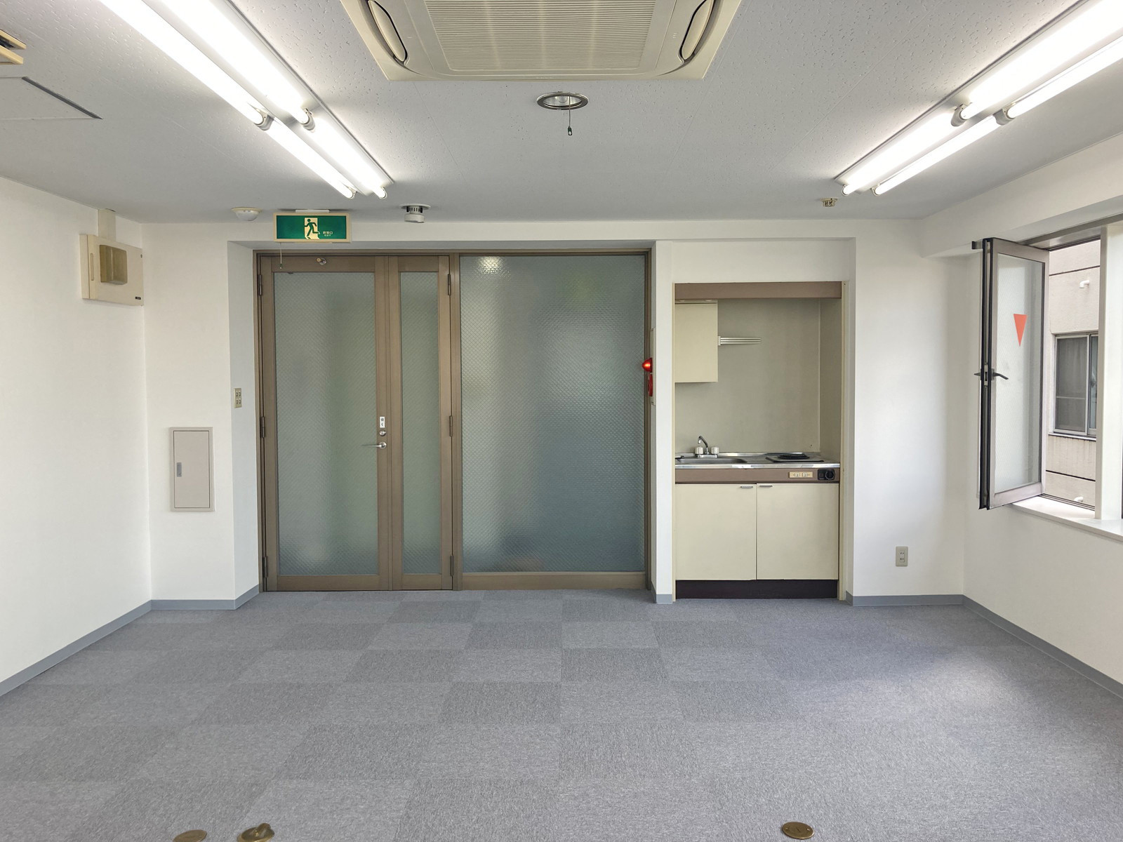オフィス室内参考画像