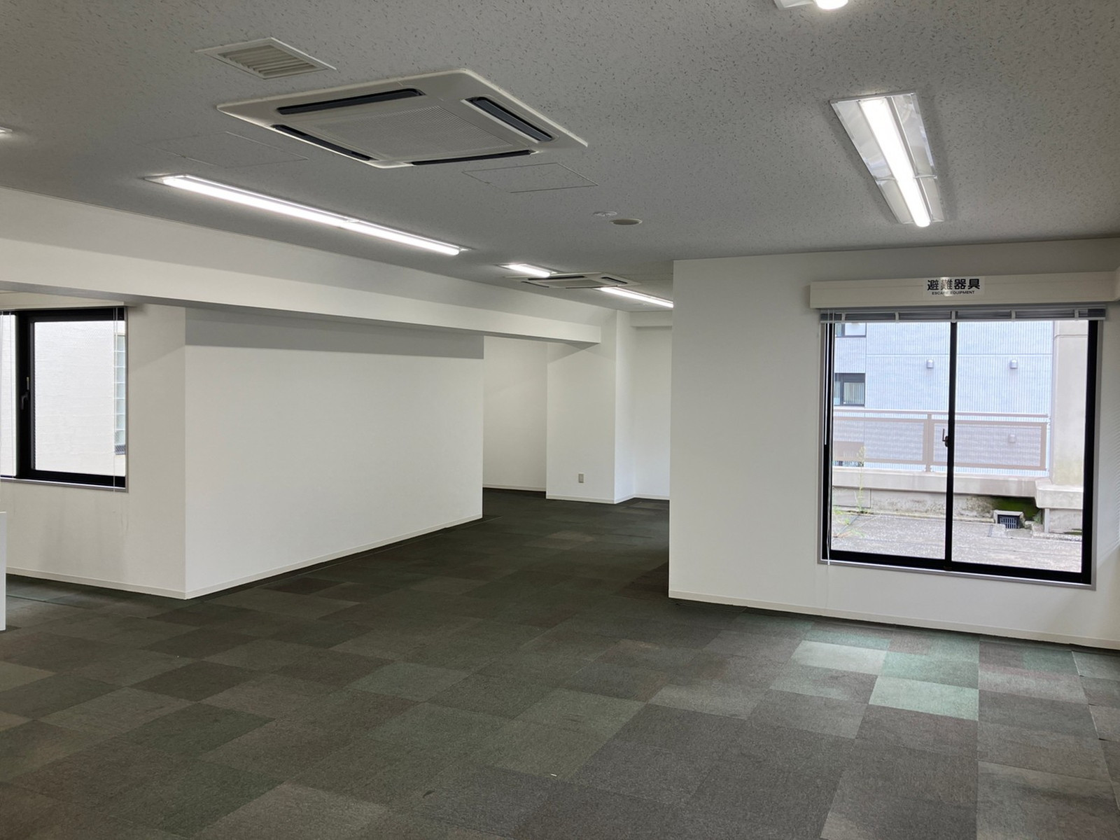 オフィス室内参考画像