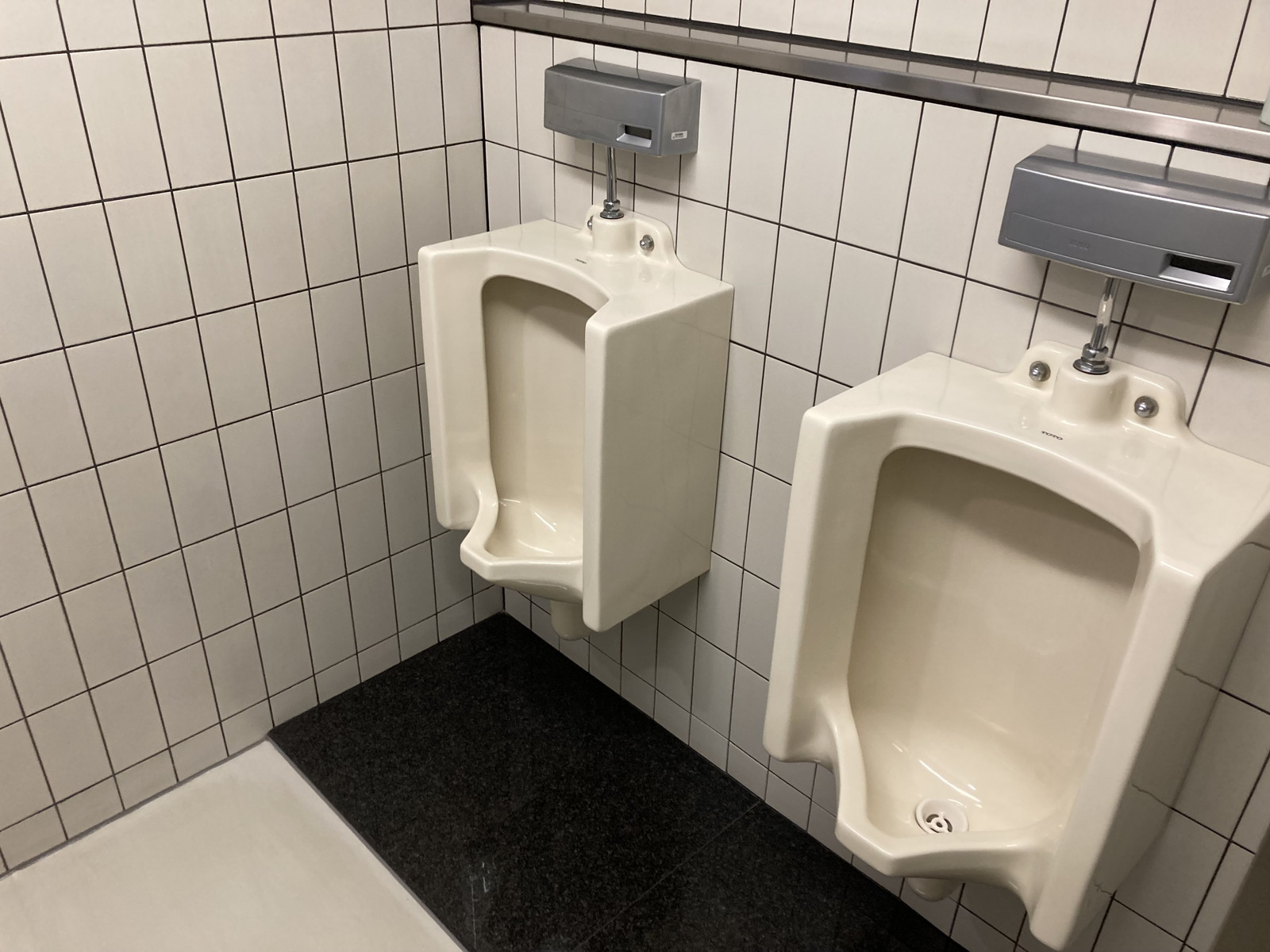 男性用トイレ