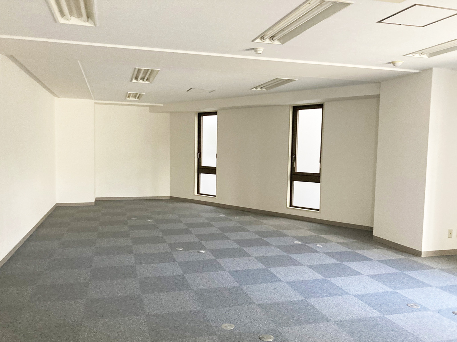 オフィス室内参考画像