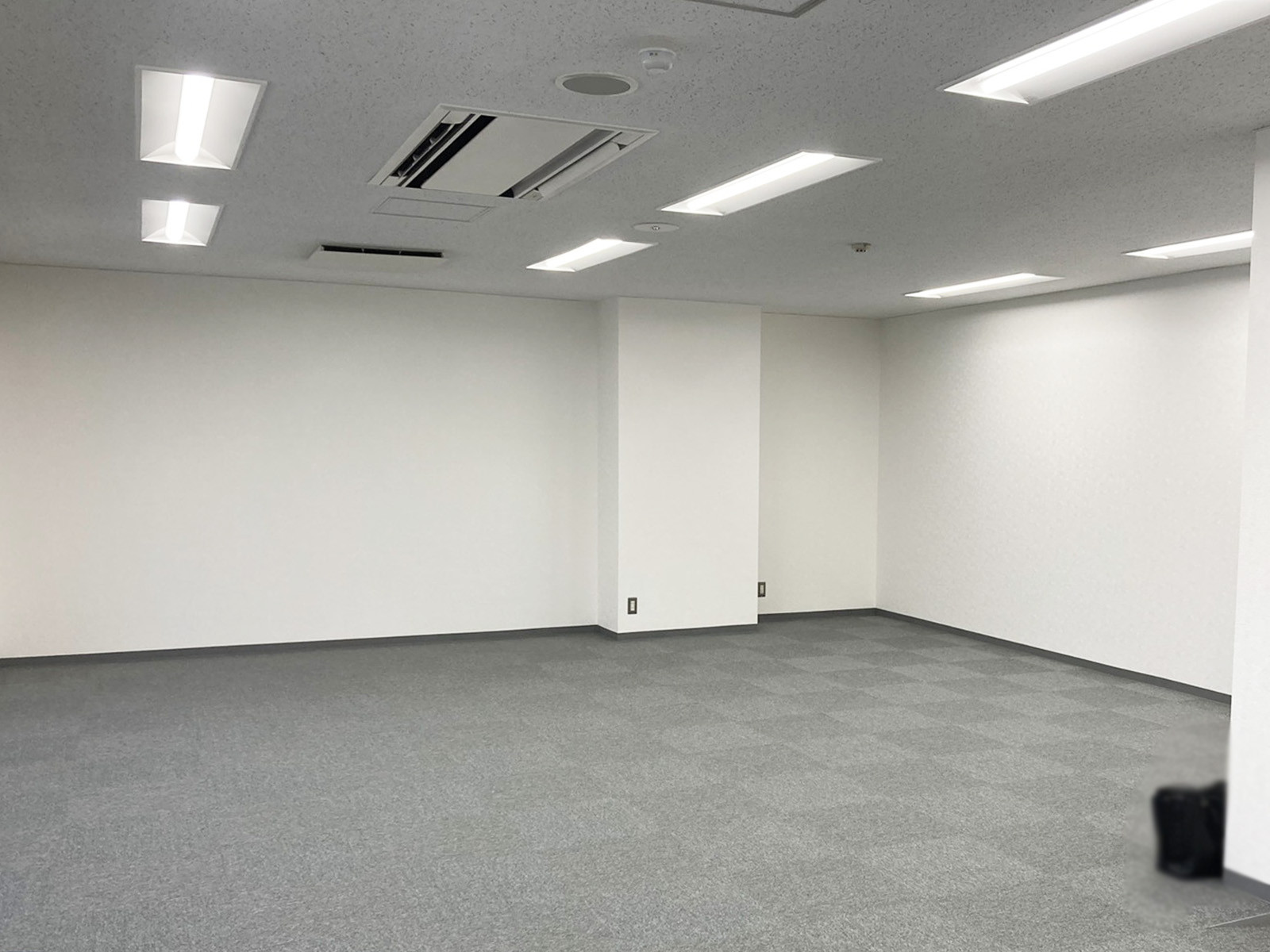 オフィス室内参考画像