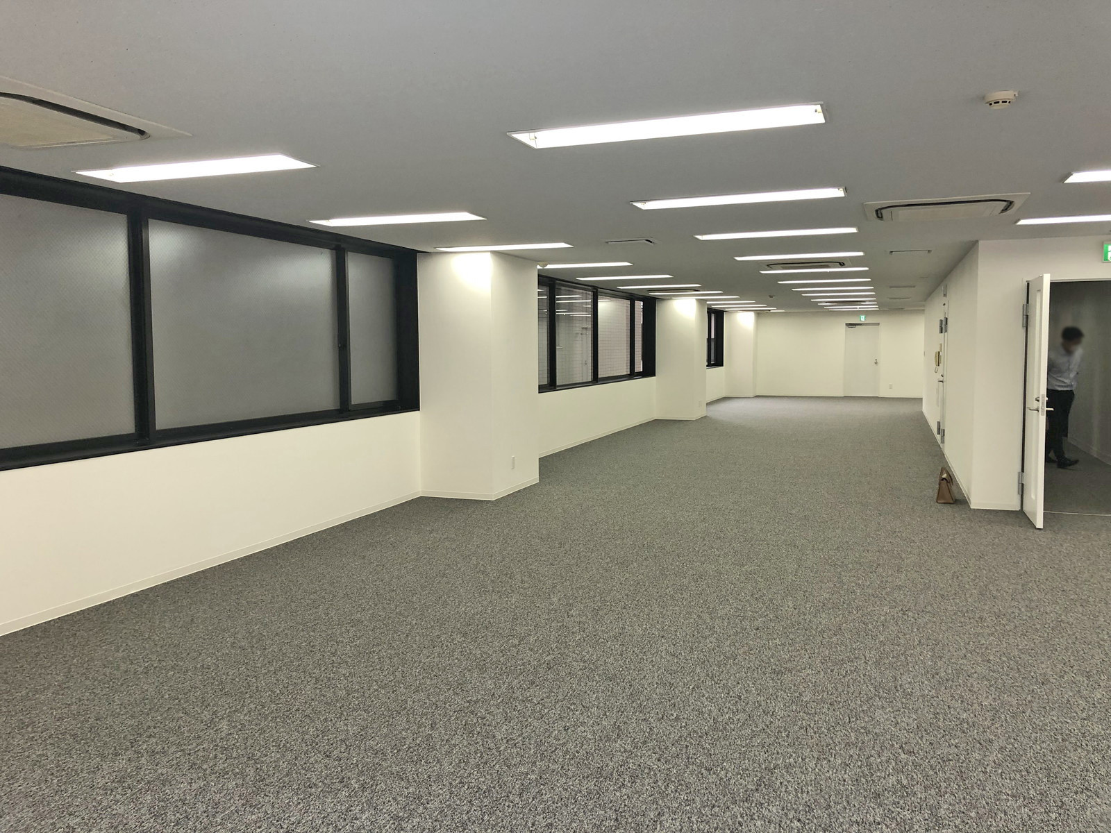 オフィス室内参考画像