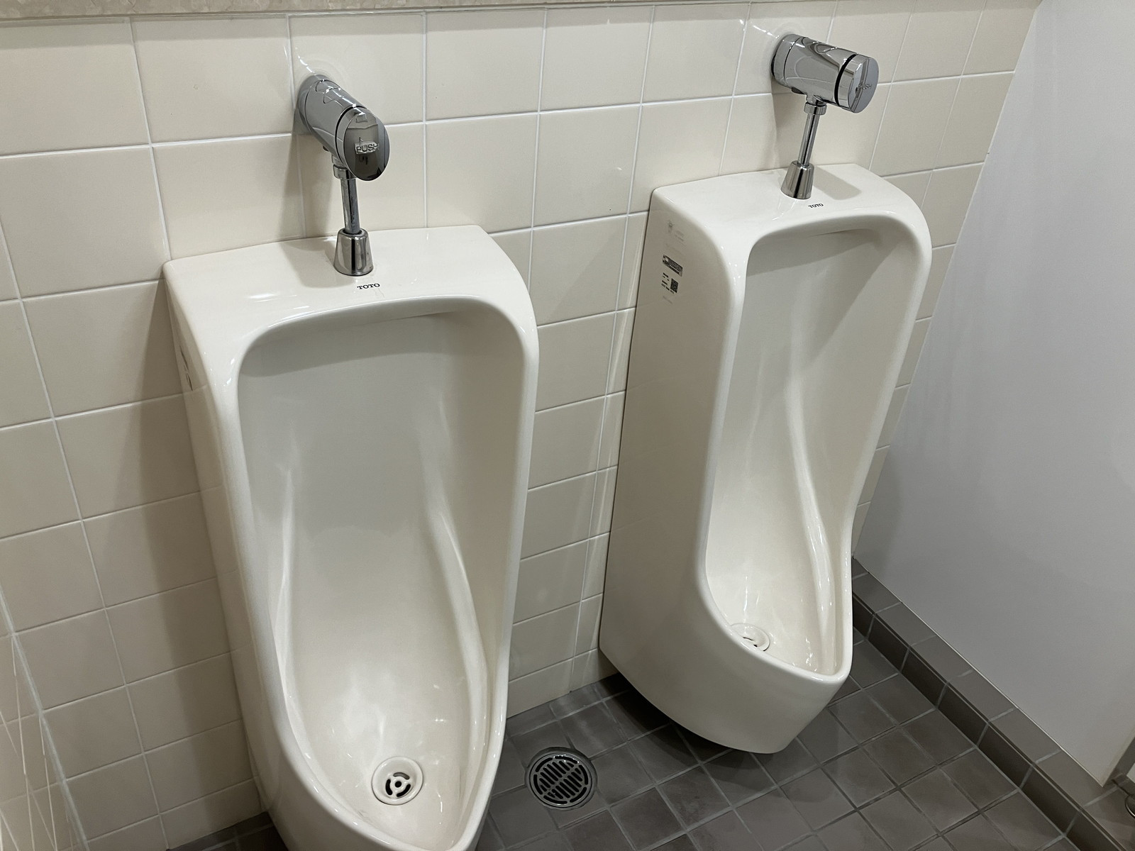 男性用トイレ
