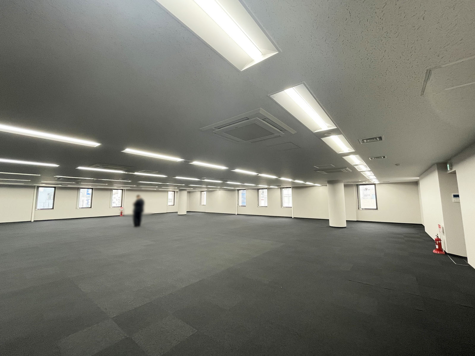 オフィス室内参考画像(9階・約122坪)