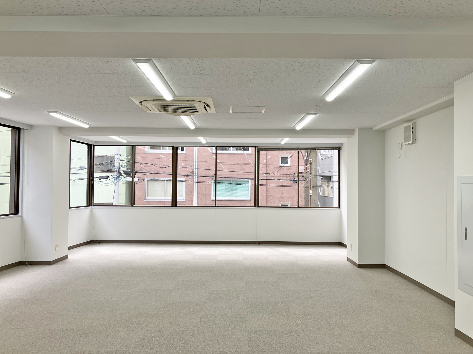 オフィス室内参考画像