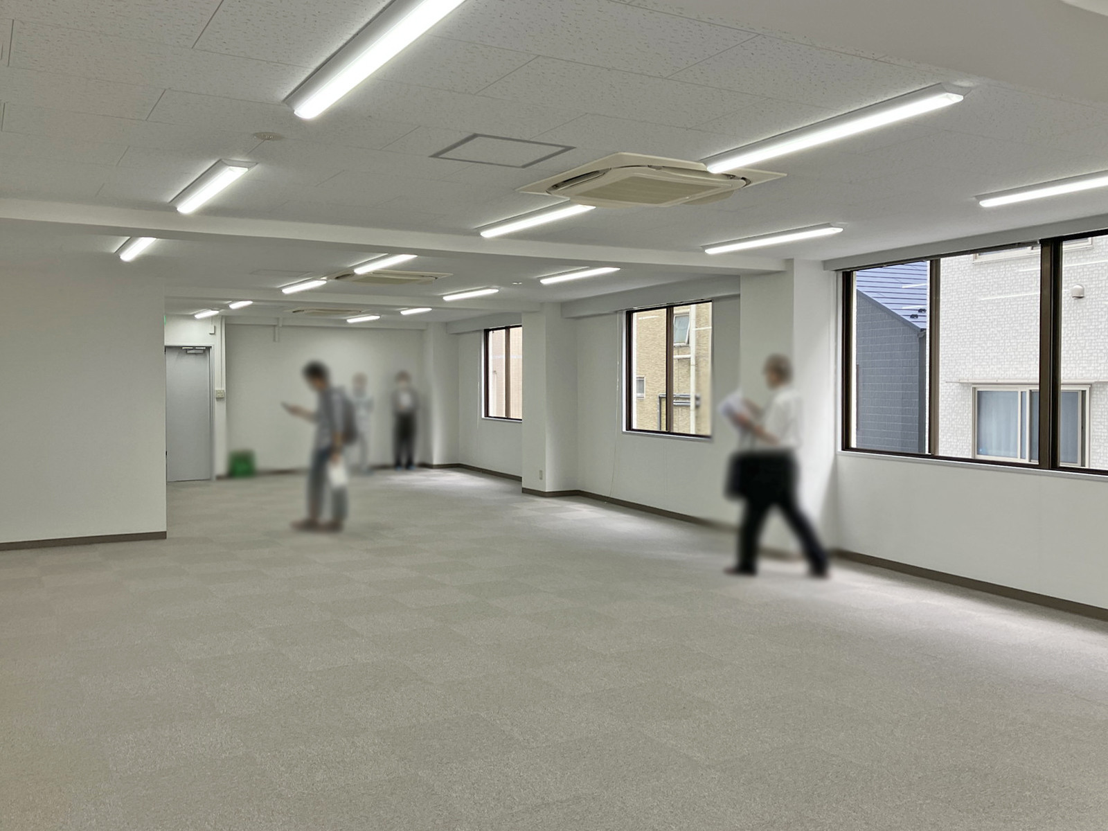 別角度の様子