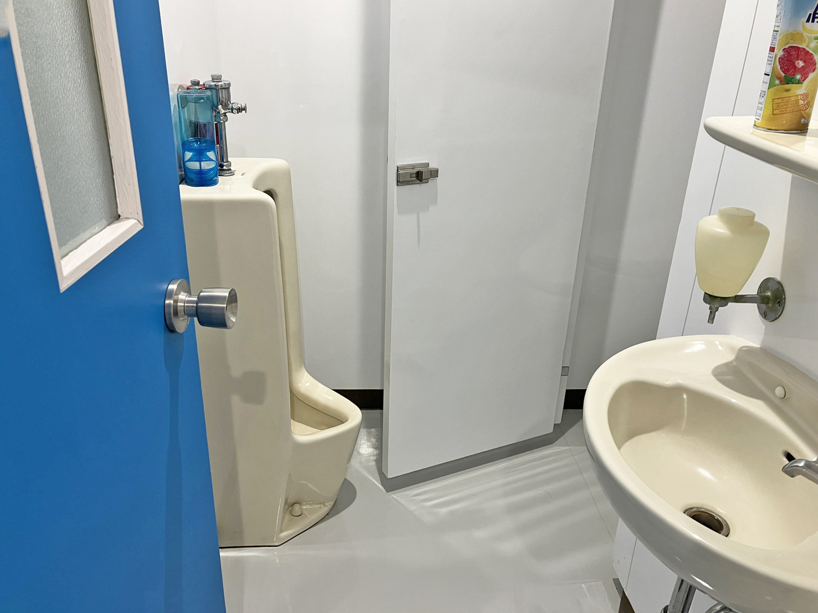 男性用トイレ