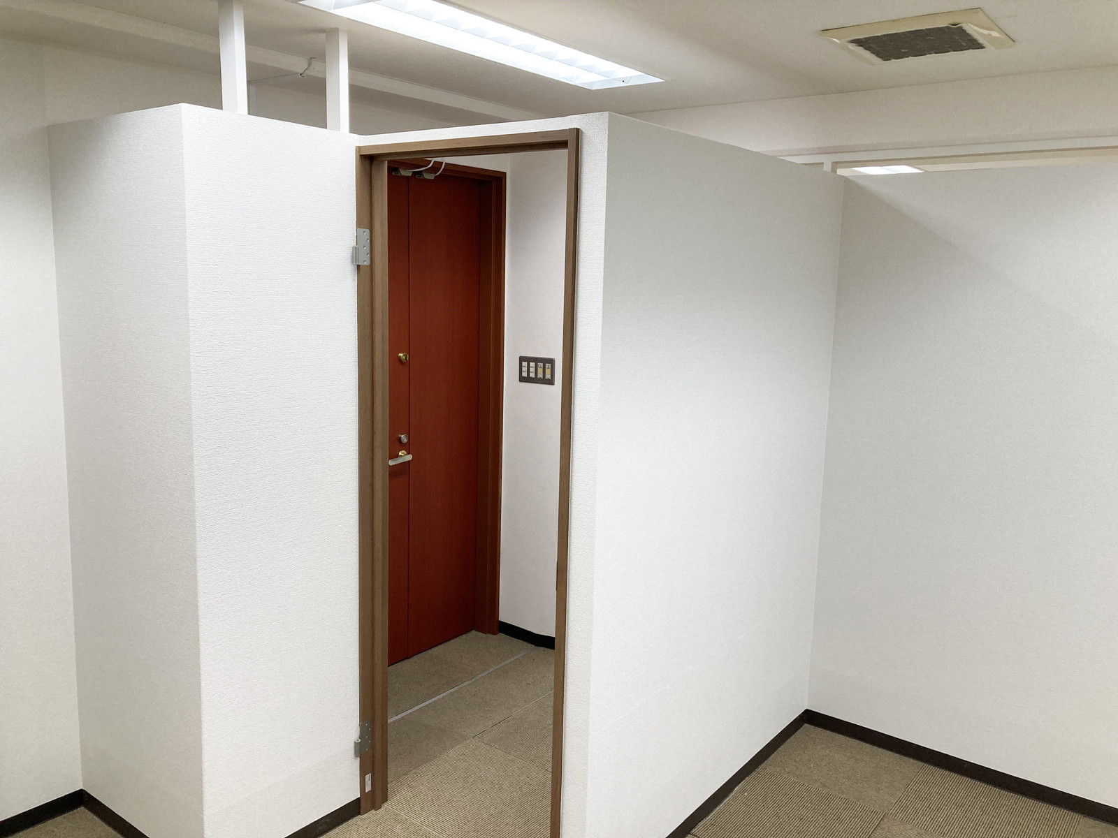 別角度の様子