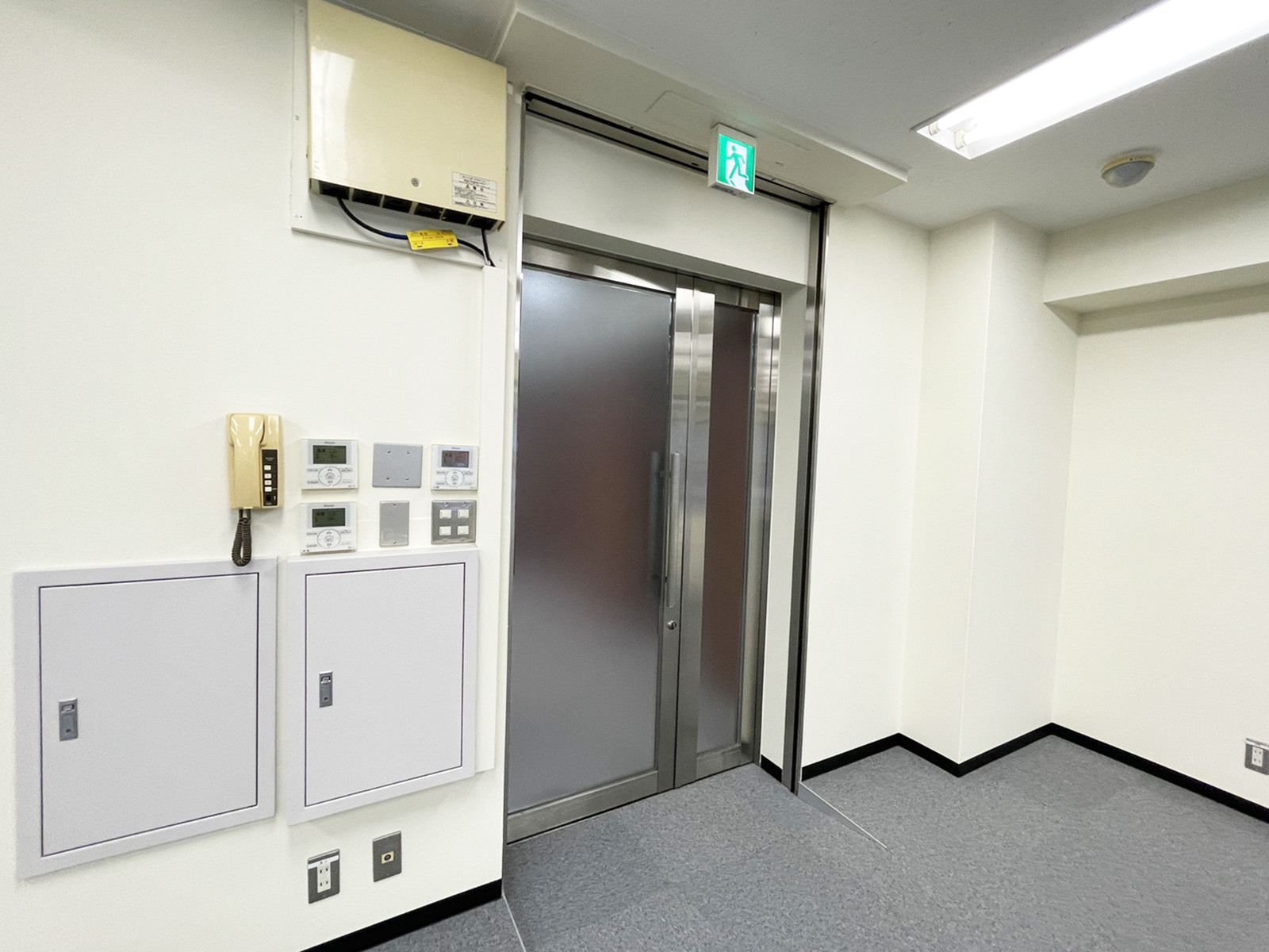 貸室出入口
