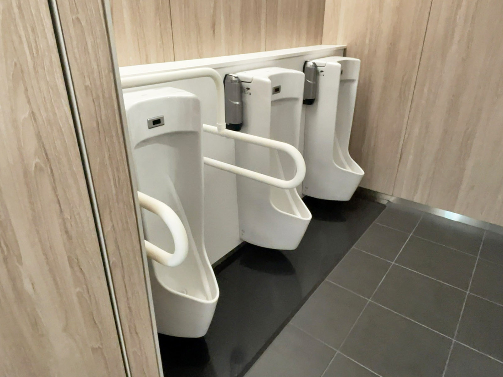 男性用トイレ