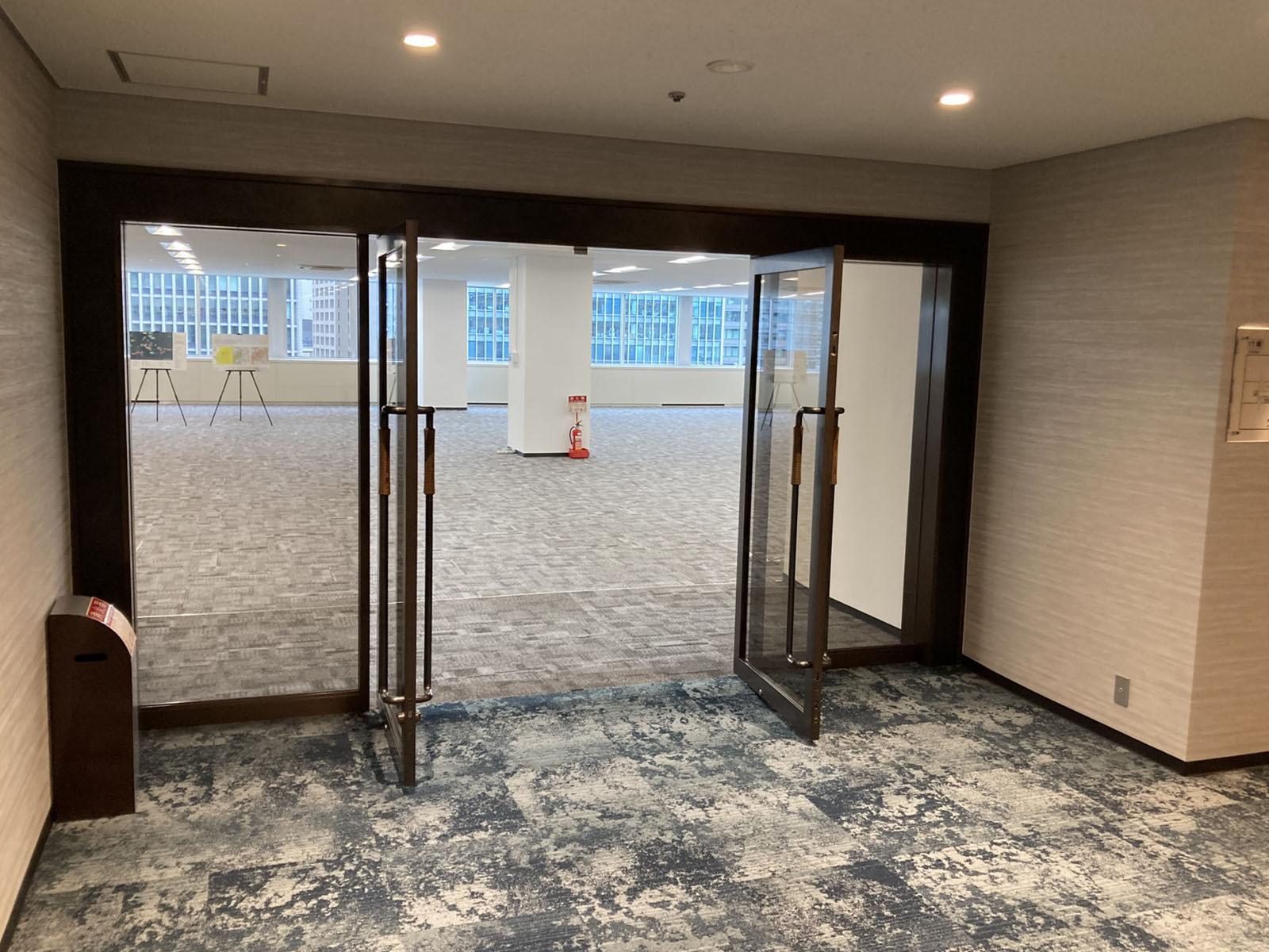 貸室出入り口