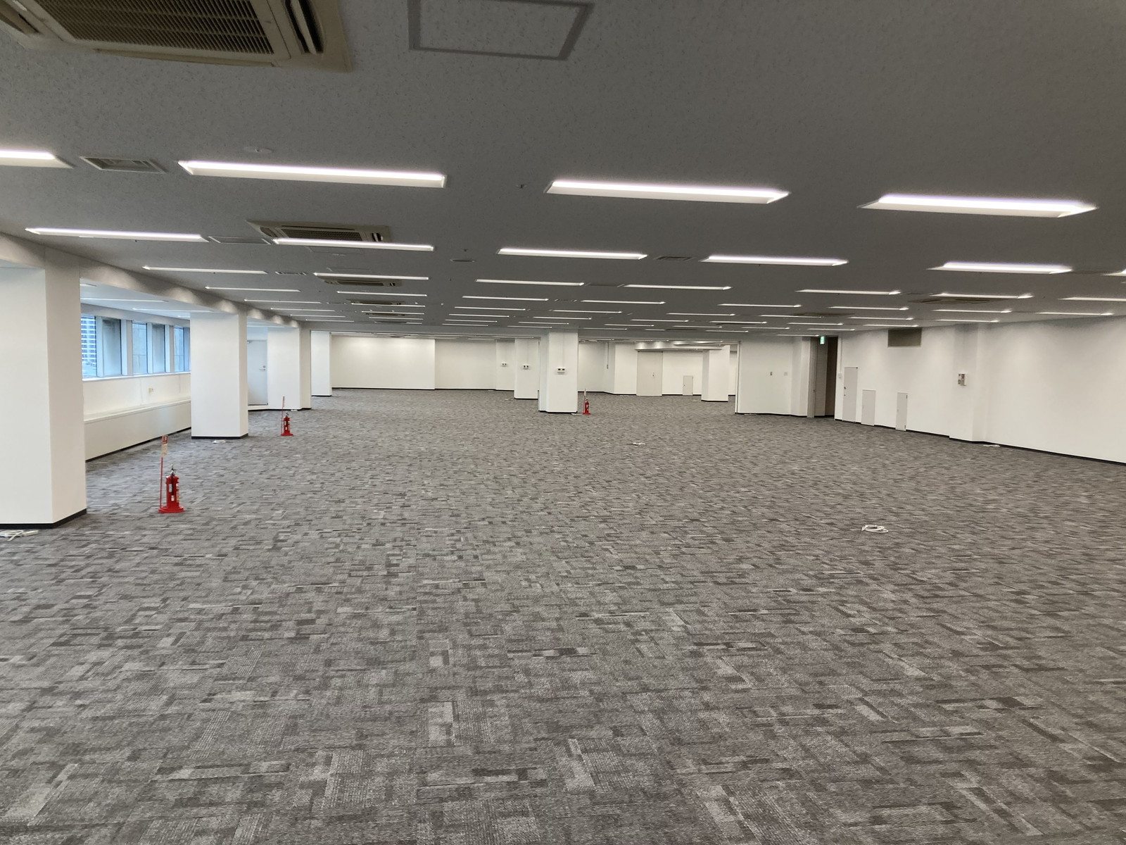 オフィス室内参考画像