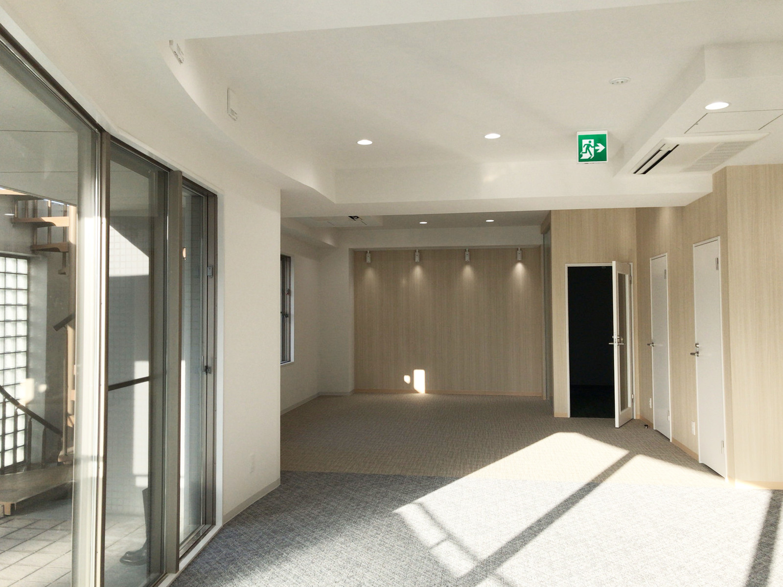 オフィス室内参考画像(6階・約30坪)