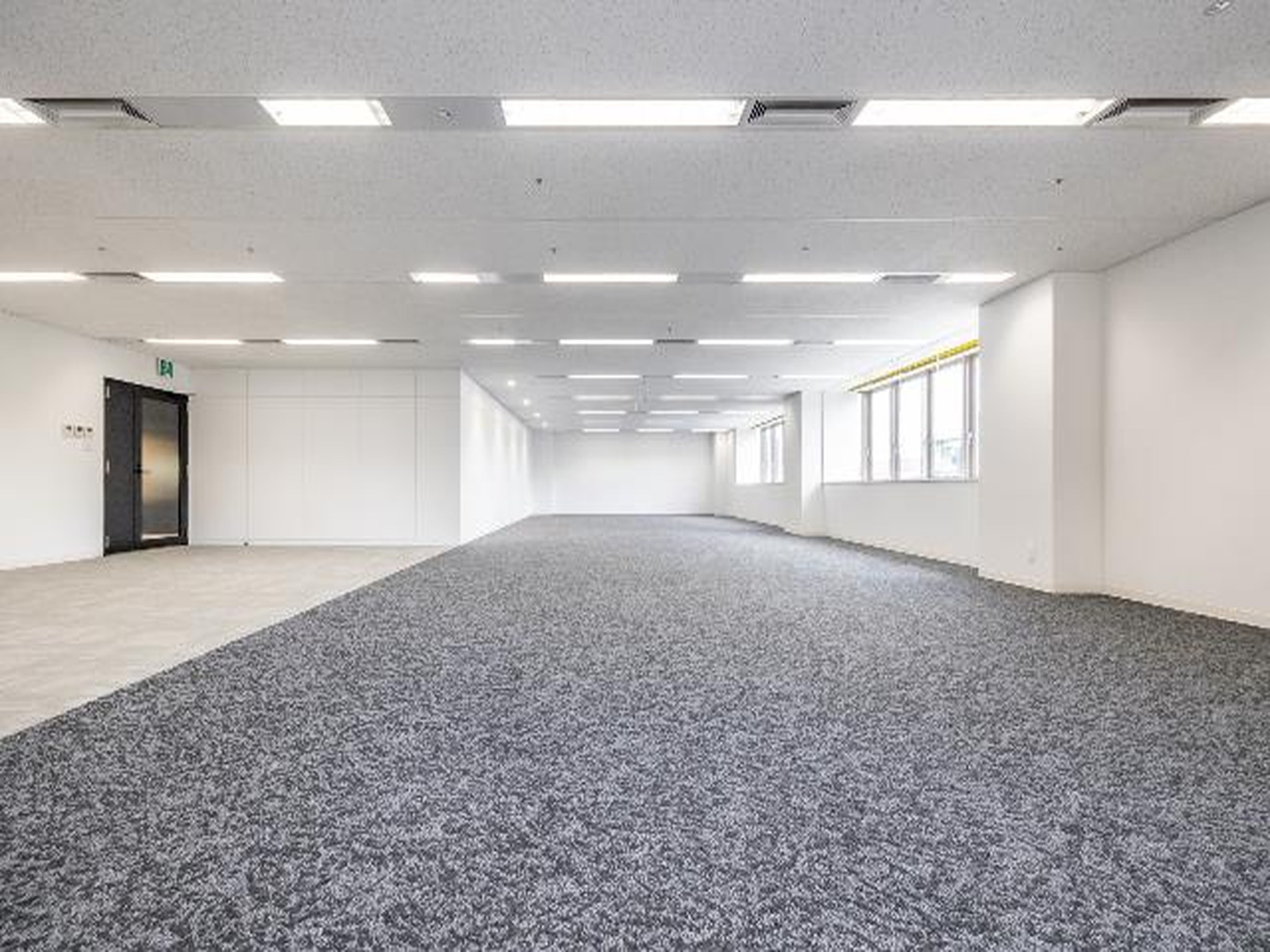 別角度の様子