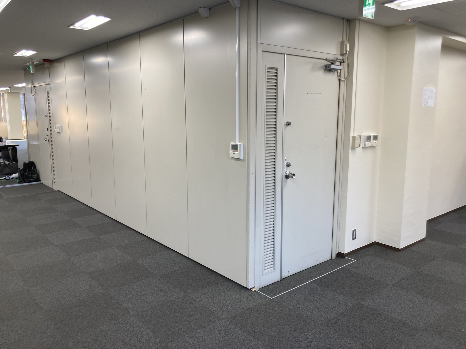 貸室出入り口