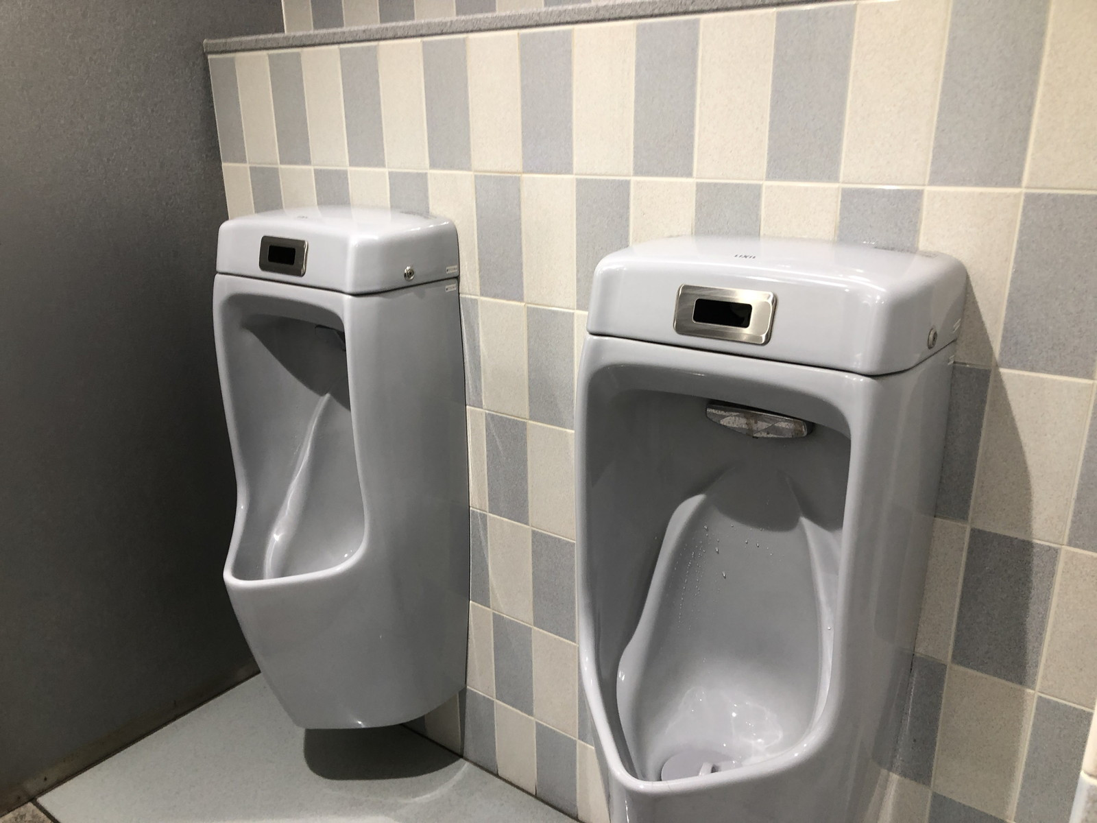 男性用トイレ