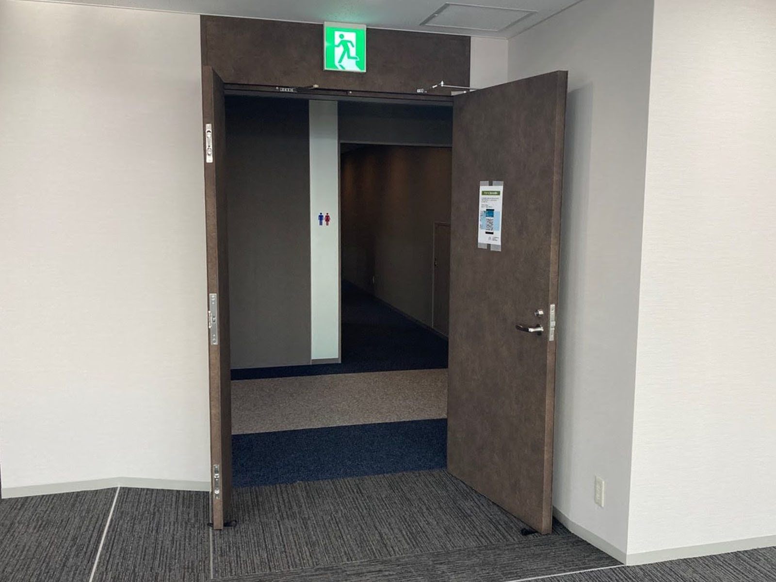 貸室出入り口