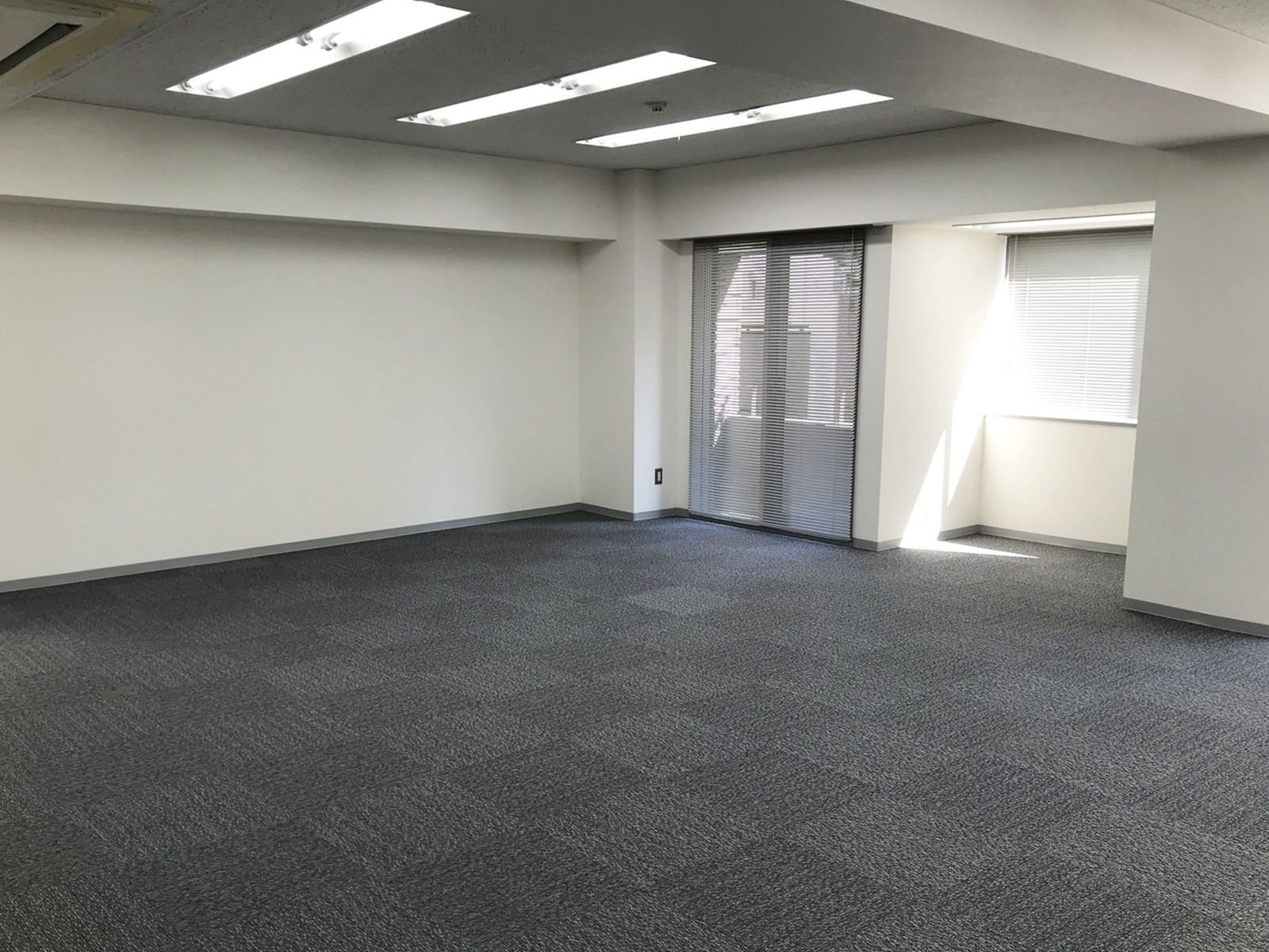 別角度の様子