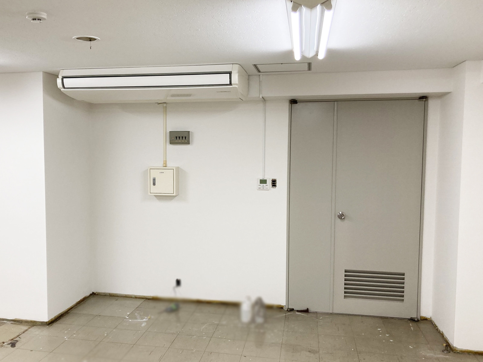 貸室出入口