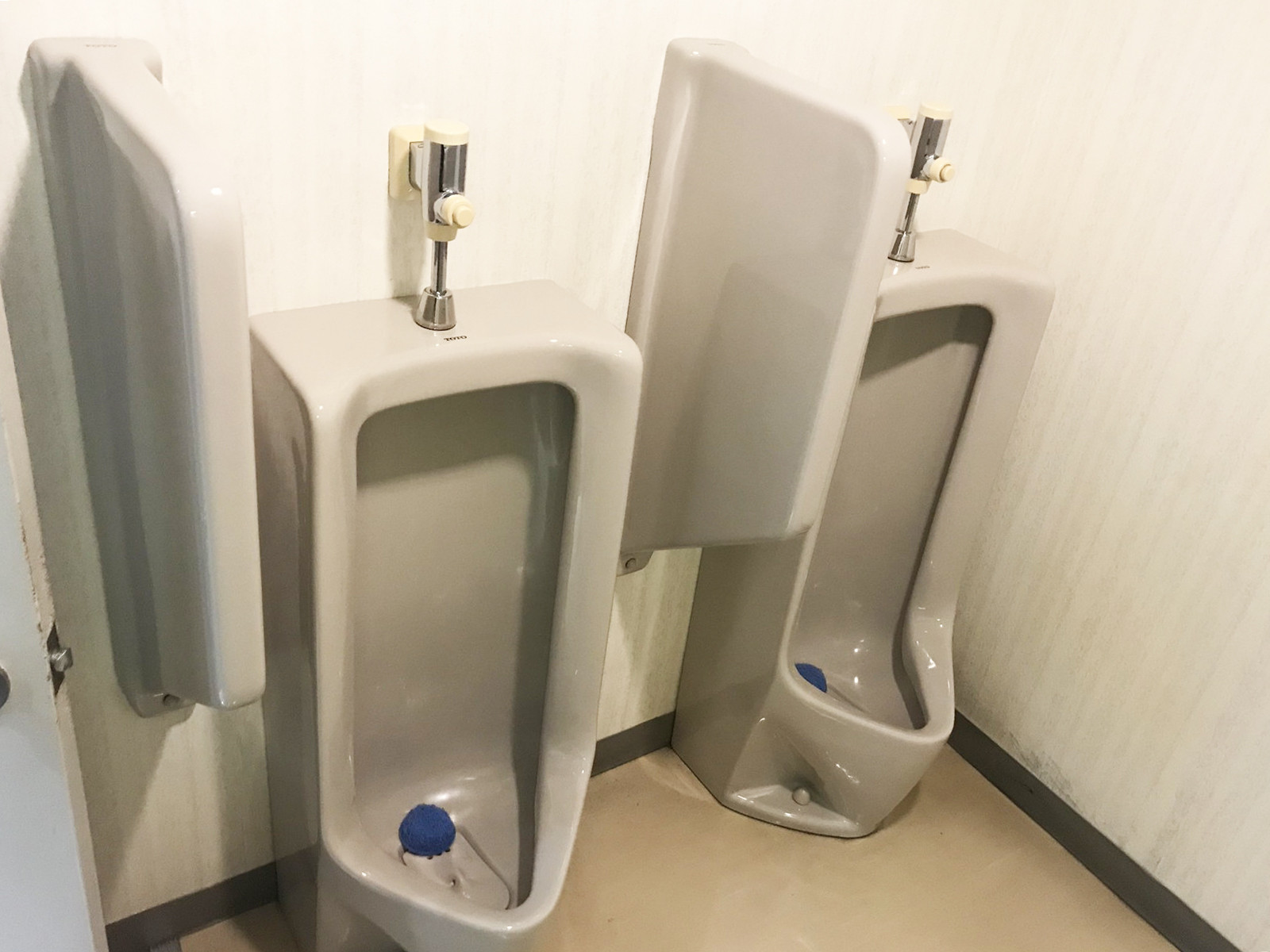男性用トイレ