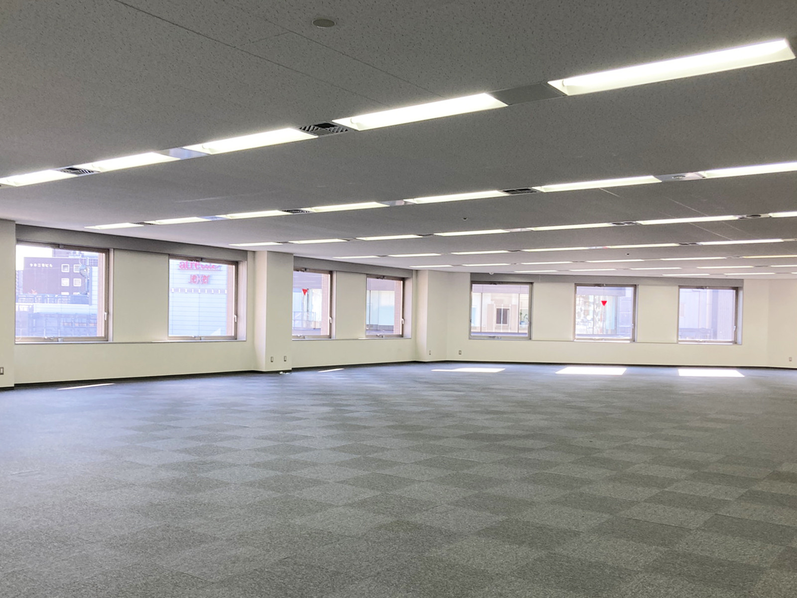オフィス室内参考画像(6階・約121坪)