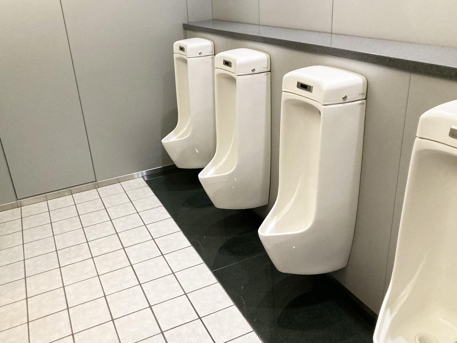 男性用トイレ