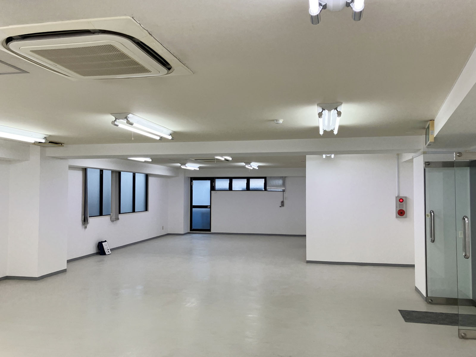 オフィス室内参考画像（2階・約35坪）