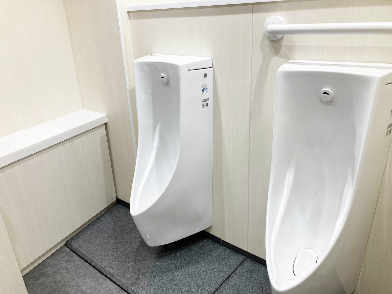 男性用トイレ