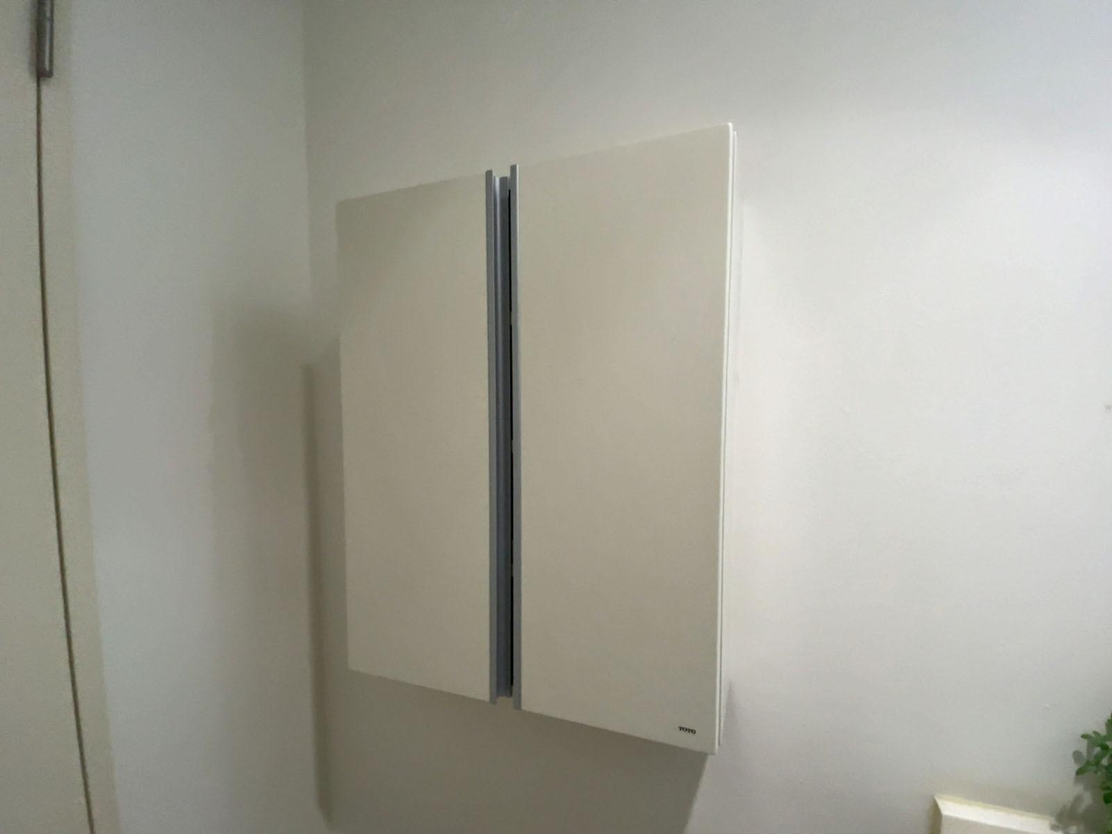 女性用トイレの小物入れ