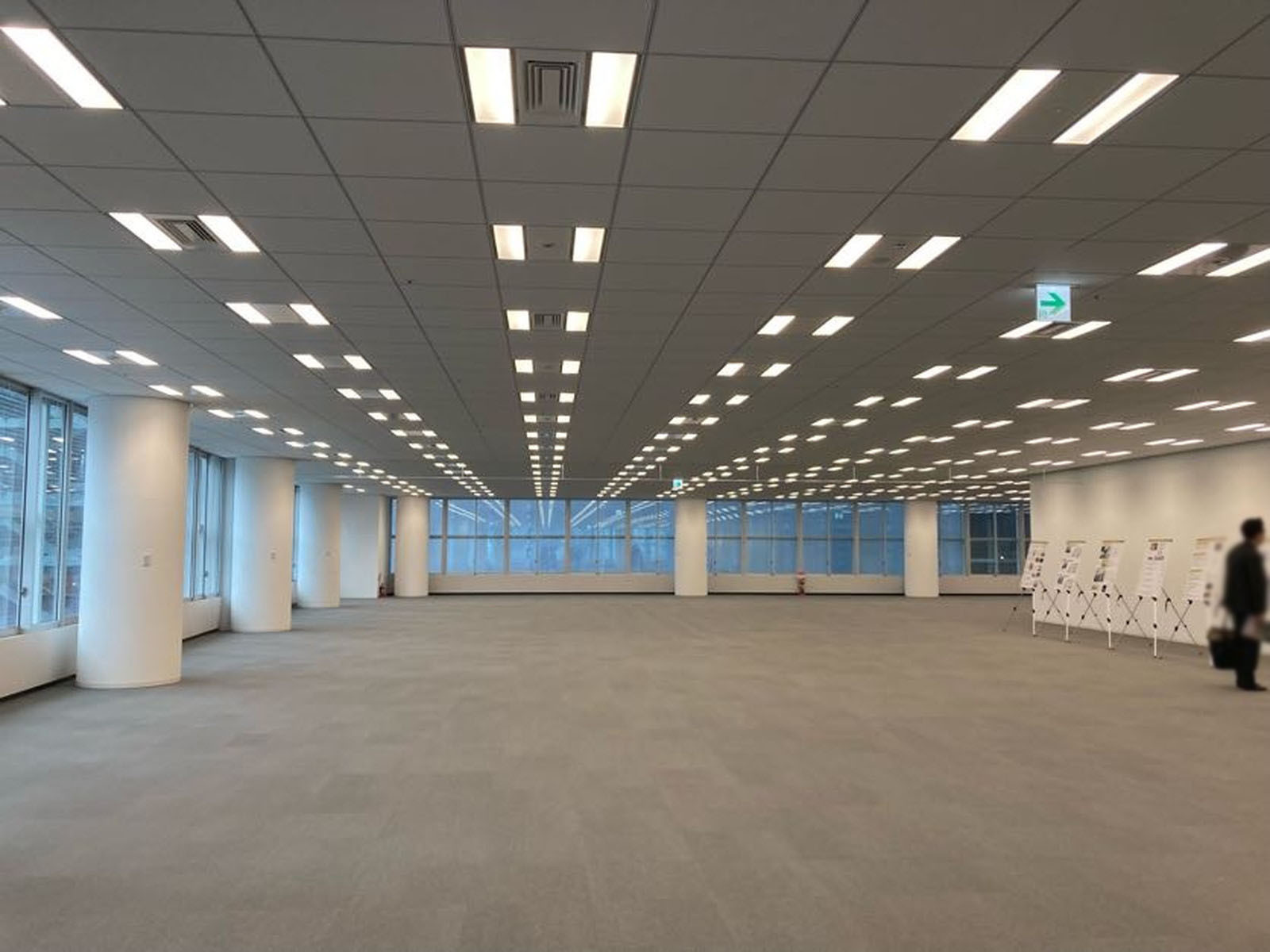 オフィス室内参考画像